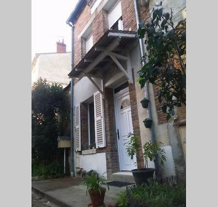 Gite "La Mesangerie" Château-Renard Exterior foto